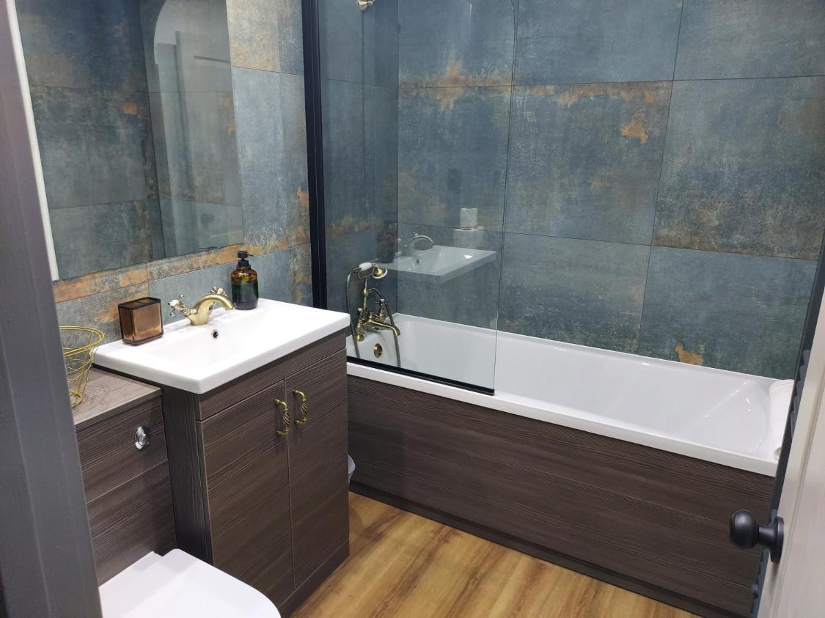 Holyrood New Apartment Единбург Екстериор снимка