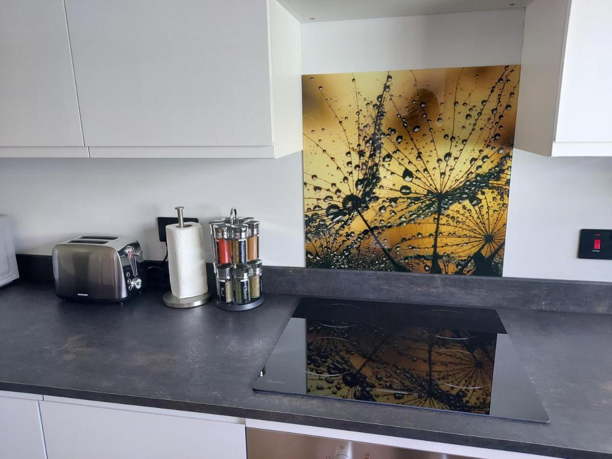 Holyrood New Apartment Единбург Екстериор снимка