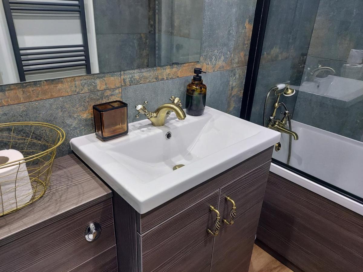 Holyrood New Apartment Единбург Екстериор снимка