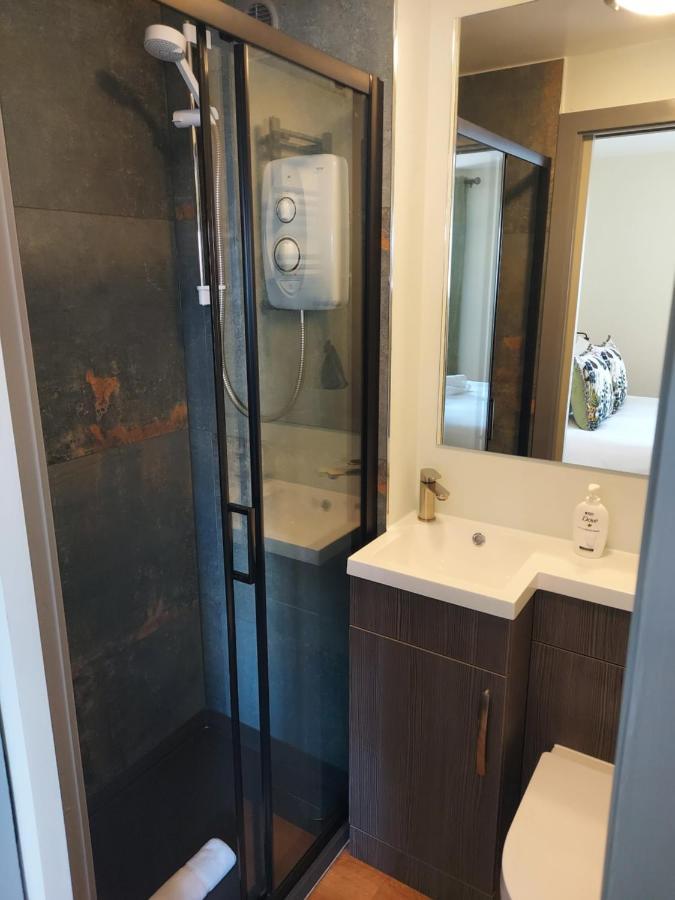 Holyrood New Apartment Единбург Екстериор снимка