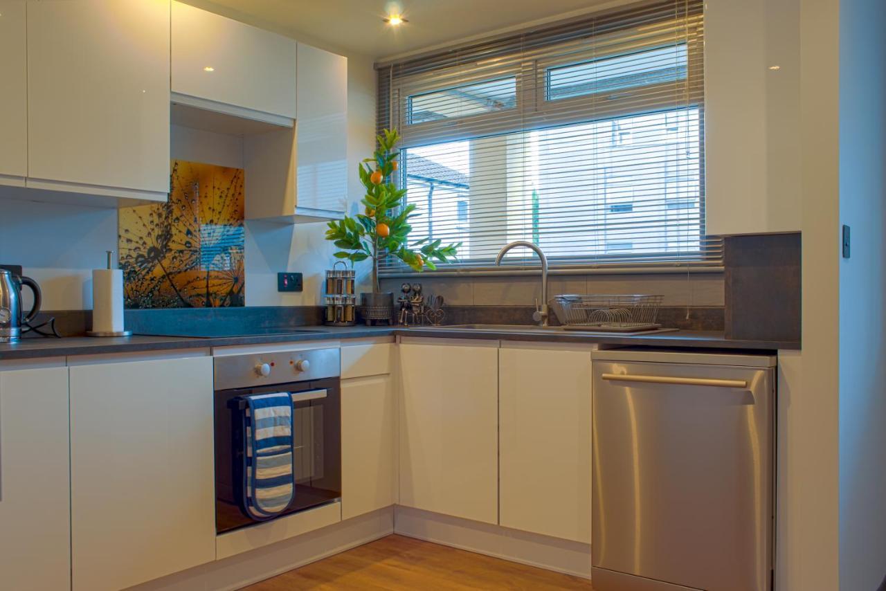 Holyrood New Apartment Единбург Екстериор снимка