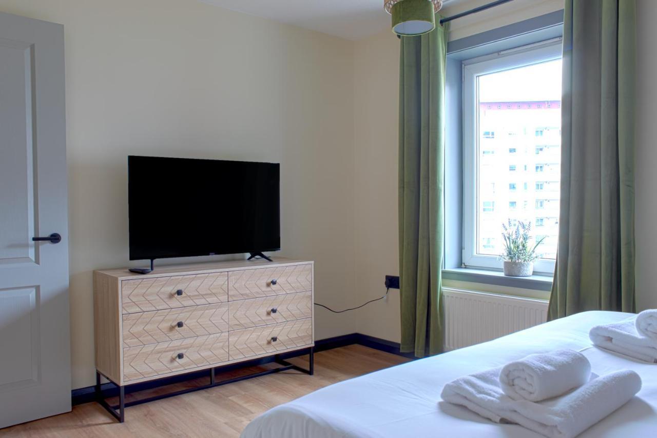 Holyrood New Apartment Единбург Екстериор снимка
