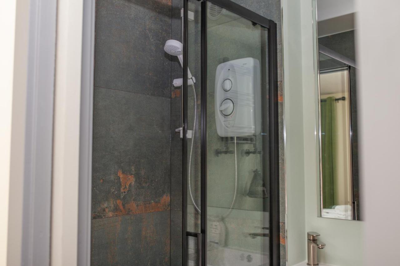 Holyrood New Apartment Единбург Екстериор снимка