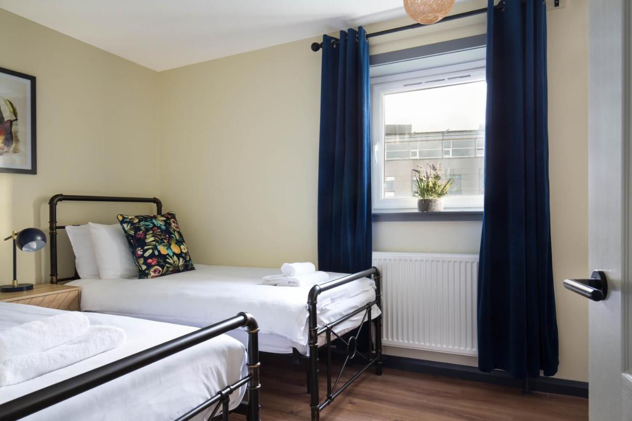 Holyrood New Apartment Единбург Екстериор снимка